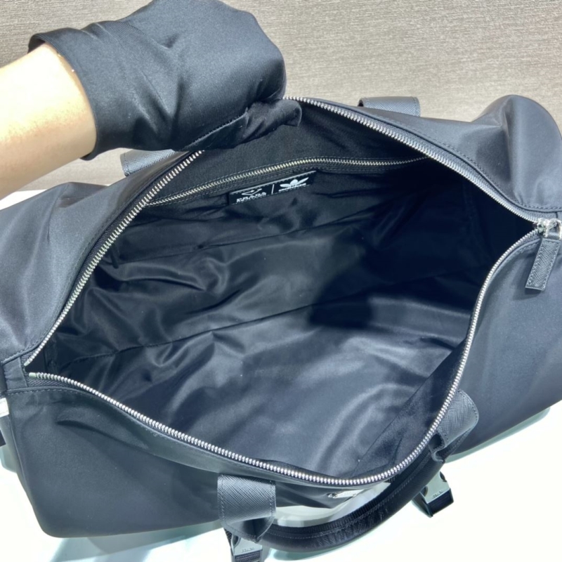 Pra*a travel bags